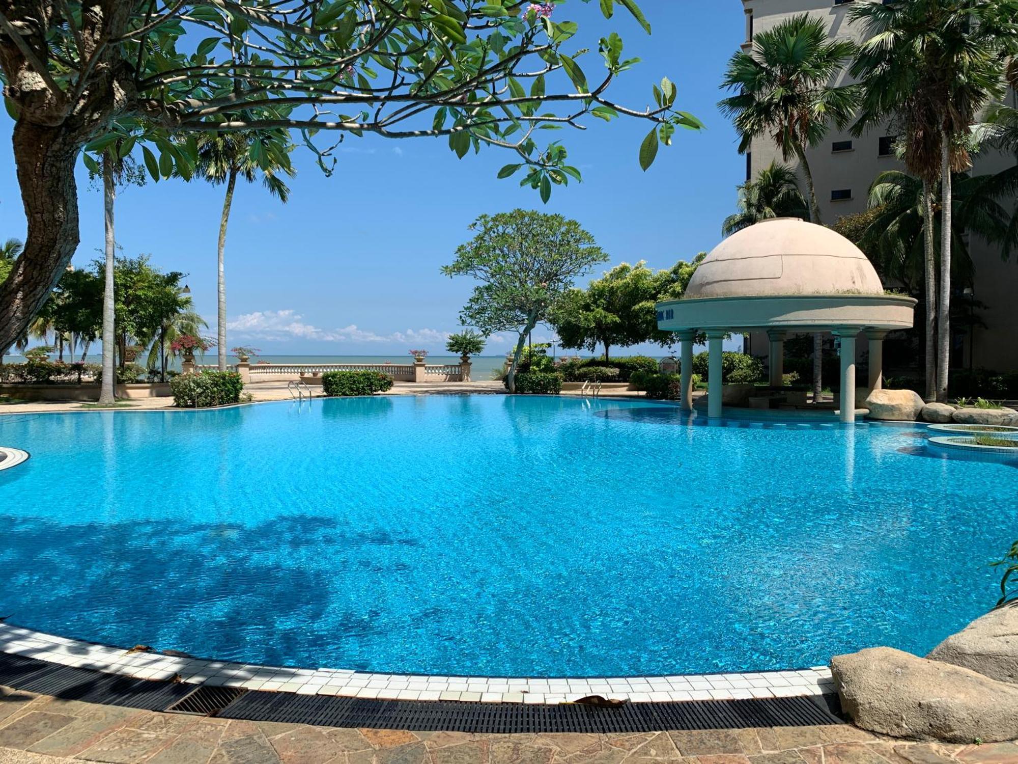 Riviera Bay Condominium, Tanjung Kling Kampong Lereh Exterior photo
